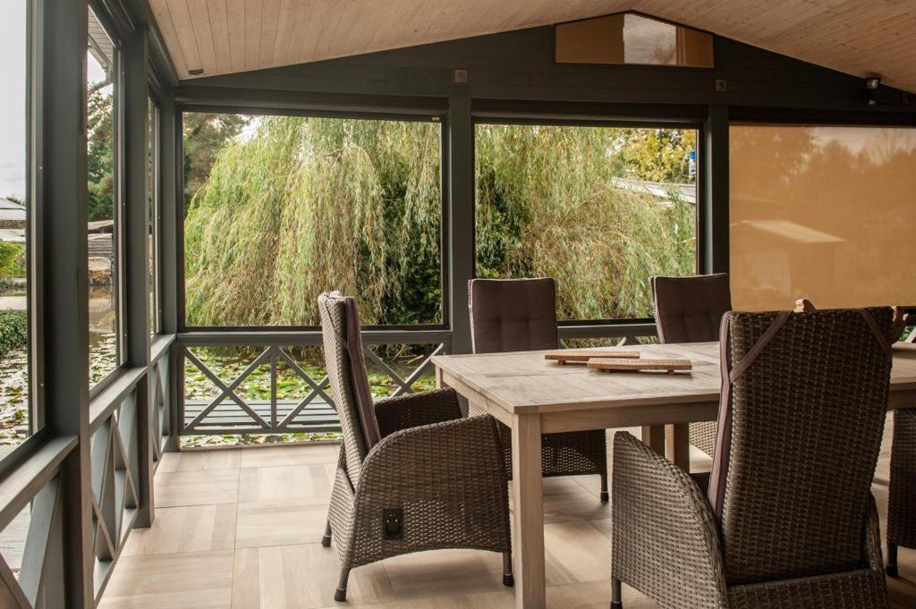 Prachtige Chalet Wabi Sabi Aan Het Water! Гел Экстерьер фото